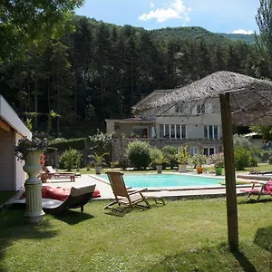 https://a-loree-du-bois-hostun.hotels-rhonealpes.com